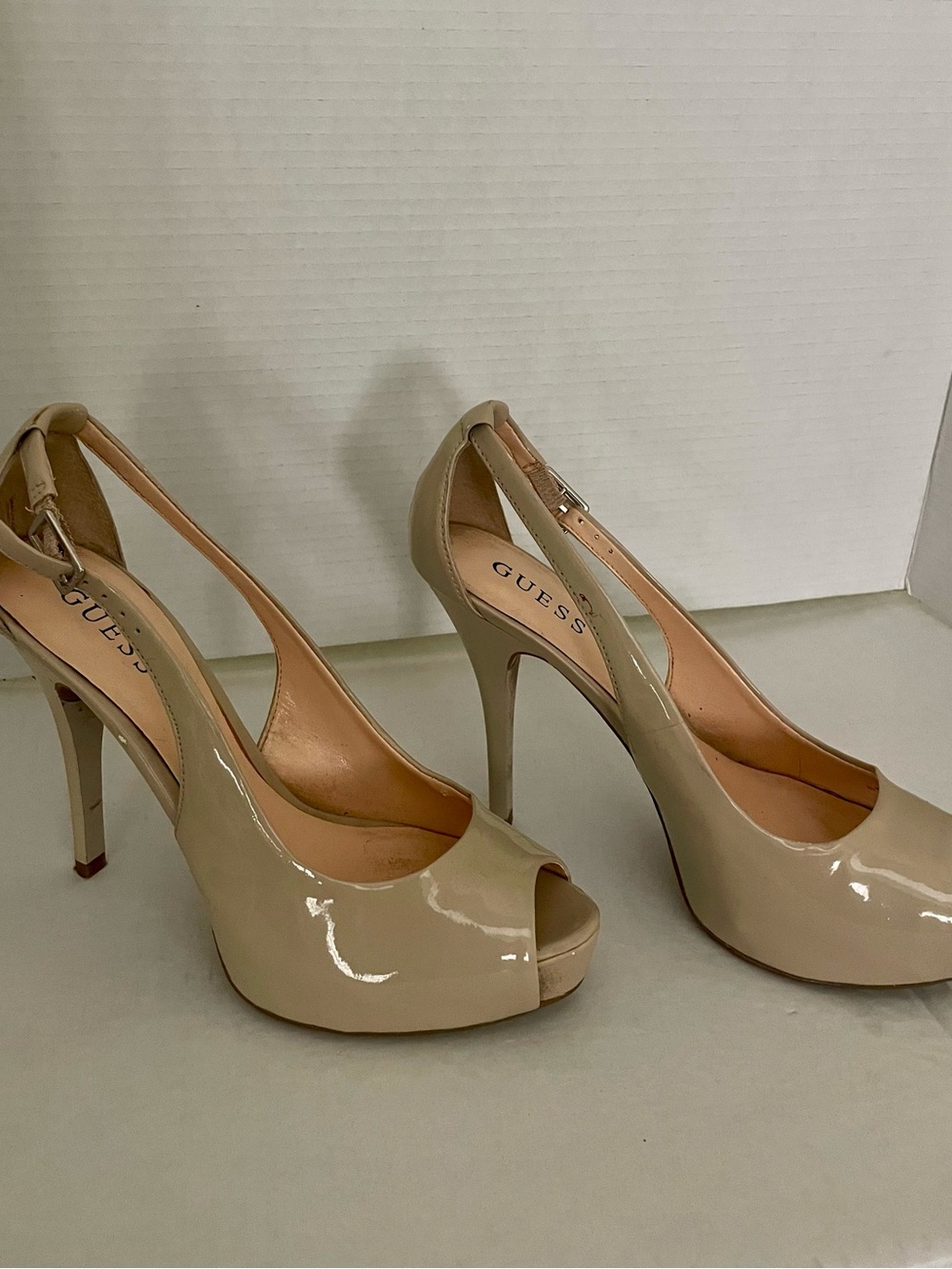 GUESS Nude Patent Peep-Toe Slingback Heels Sz 8.5